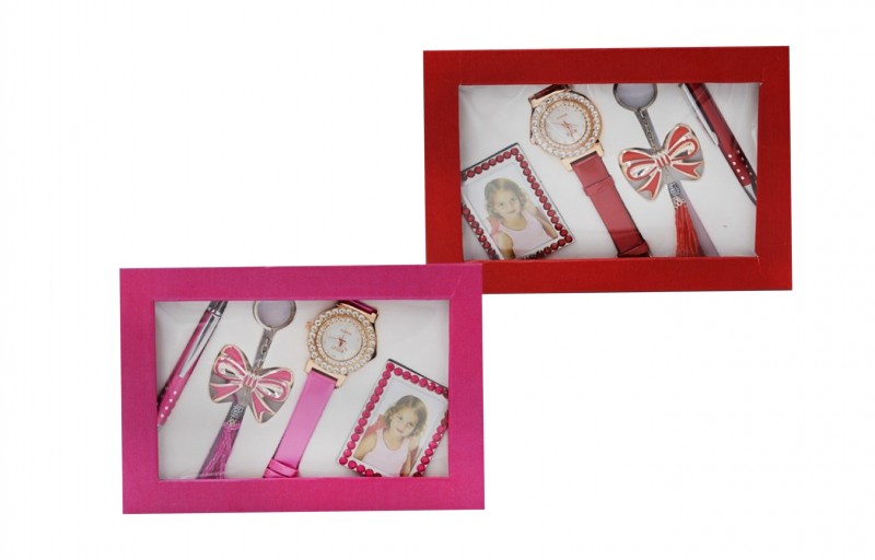 Подарочный набор женский: авторучка,часы со стразами,фоторамка со стразами,брелок с подвеской из бис