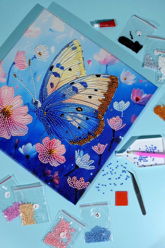 Алмазная мозаика с частичной выкладкой (набор для творчества) арт. 71436 / 25 ПАСТЕЛЬНАЯ БАБОЧКА, размер: 30*30 см, (11 цветов страз, холст на подрам