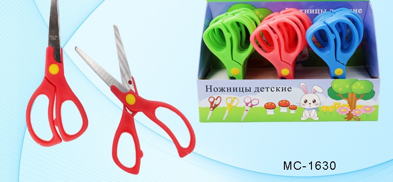 Ножницы: детские, с пластиковыми ручками, длина ножниц 13,0 см, лезвие 5,5 см, в дисплее, 4 цвета.